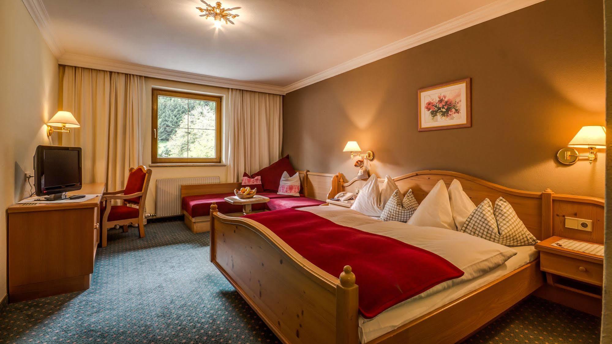 Отель Der Brandstetterhof - Adults Only Штанс Экстерьер фото
